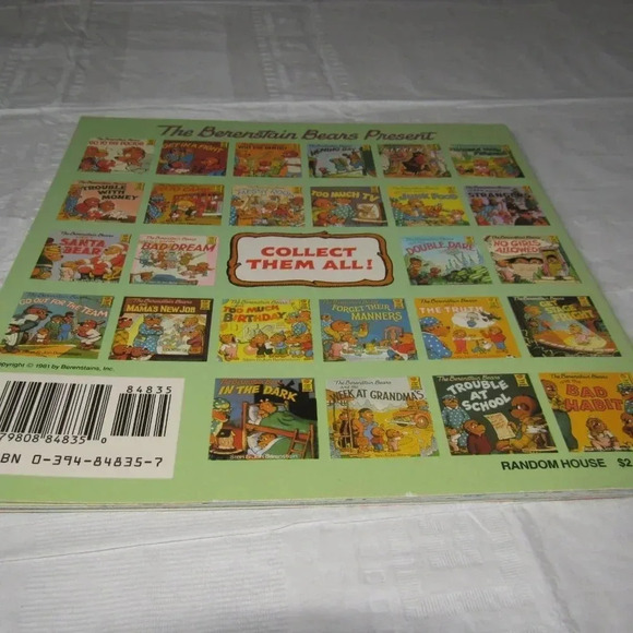 The Berenstain Bears GO TO THE DOCTOR Color Illustrated Paperback Learning Read - Picture 2 of 4